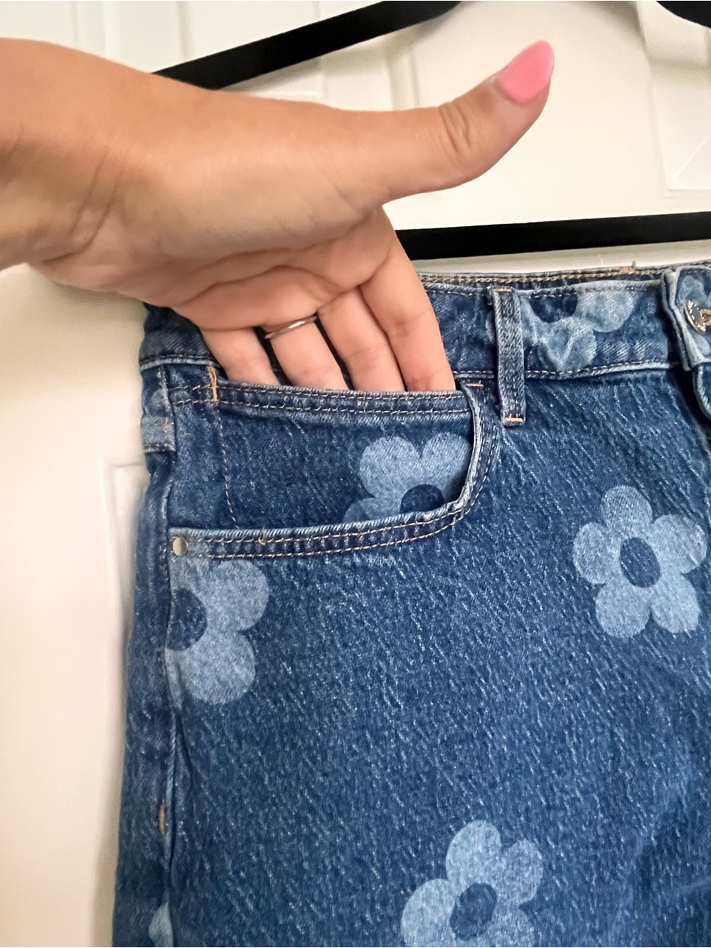 Wrangler mid-rise vintage Floral Denim Shorts - Picture 4 of 14